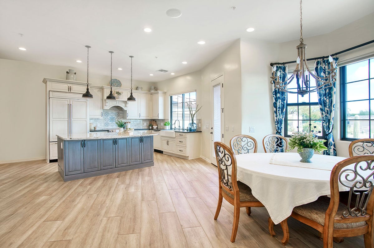 Fountain-Hills-Traditional-Kitchen-Dining-Room-and-Kitchen-View