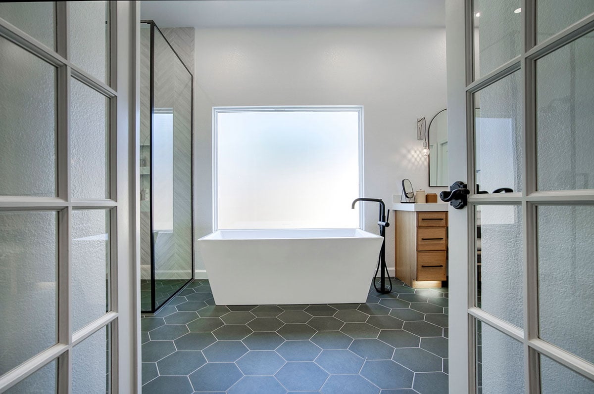 McCormick-Ranch-Trendy-Master-Bathroom-Tub-Infront-of-Window
